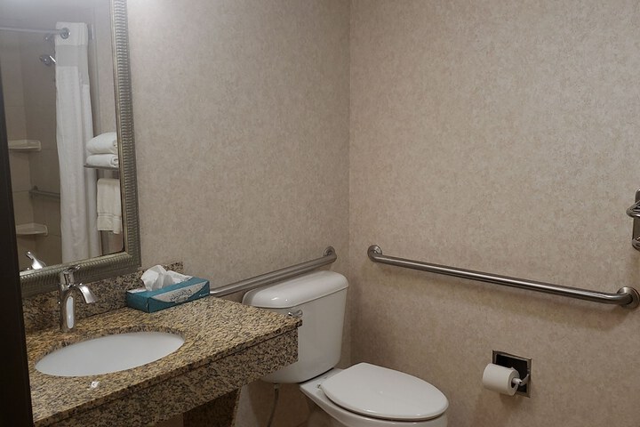 Holiday Inn Express Grove City by IHG