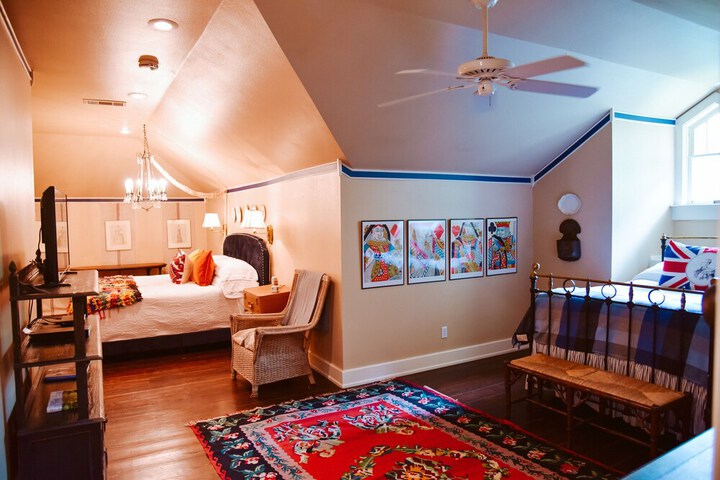 Room 19 of 36