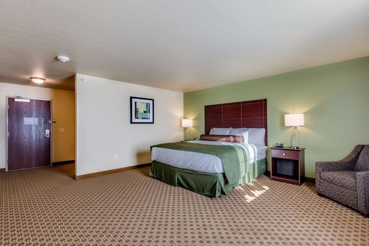 Room 30 of 43