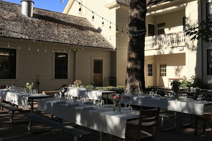 Wolf Creek Inn & Tavern