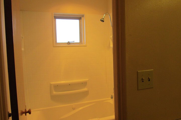 Town House Motel Inc