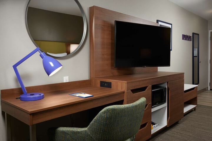 Room 16 of 28