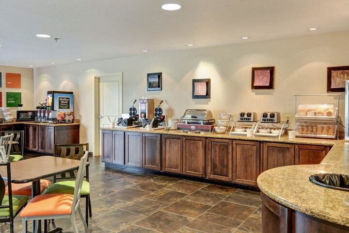 Comfort Suites near Hot Springs Park
