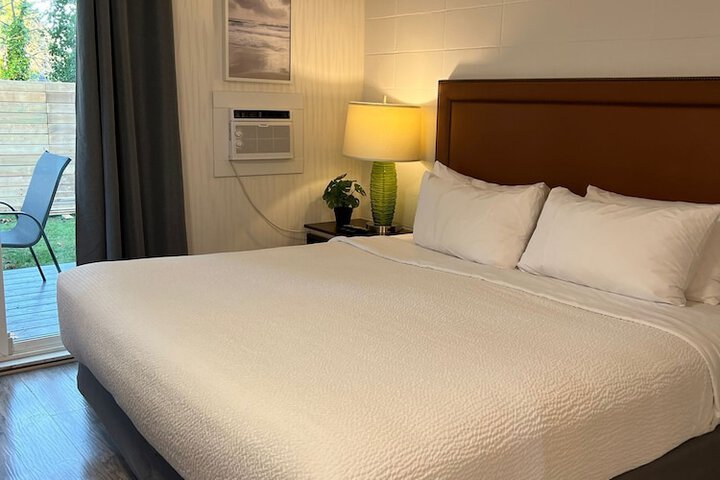 Room 7 of 28