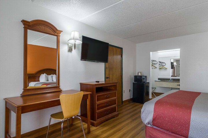 Motel 6 Waycross GA