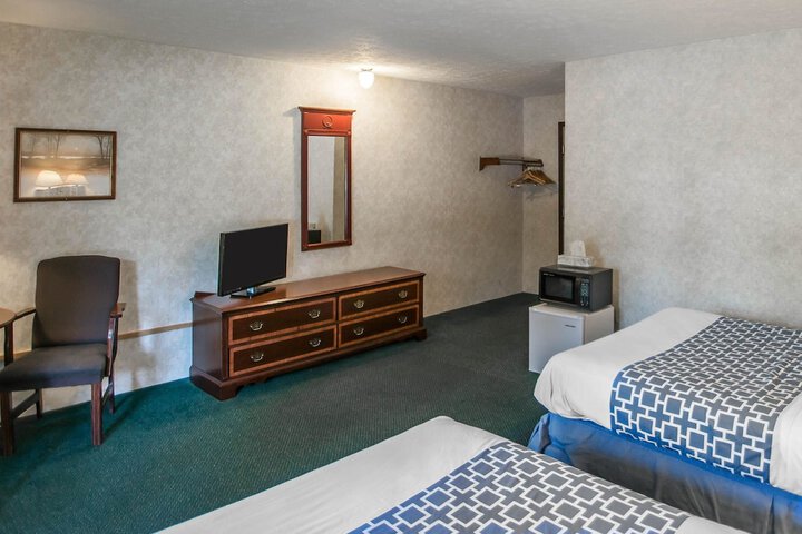 Room 25 of 42