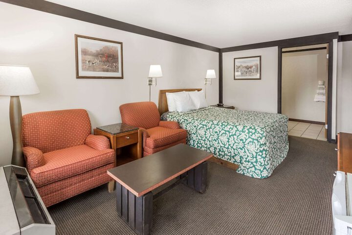 Room 13 of 19