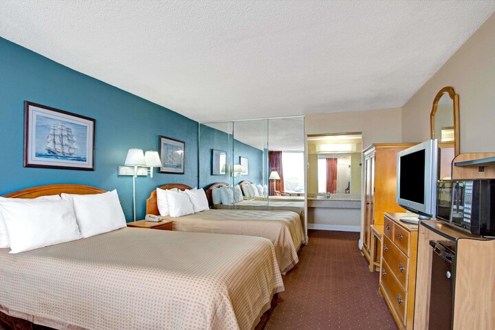 Room 9 of 14