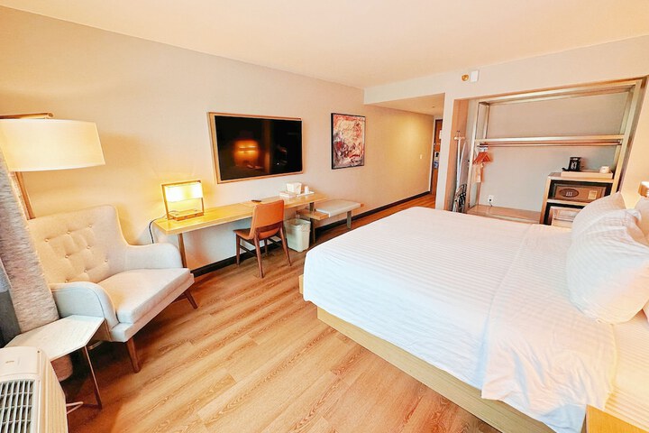 Room 48 of 168