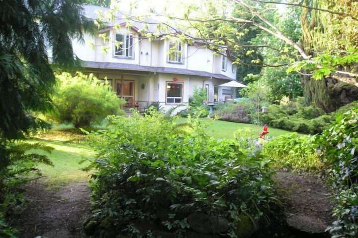 Cedar Wood Lodge B & B