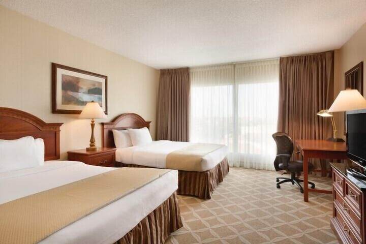 Room 4 of 18