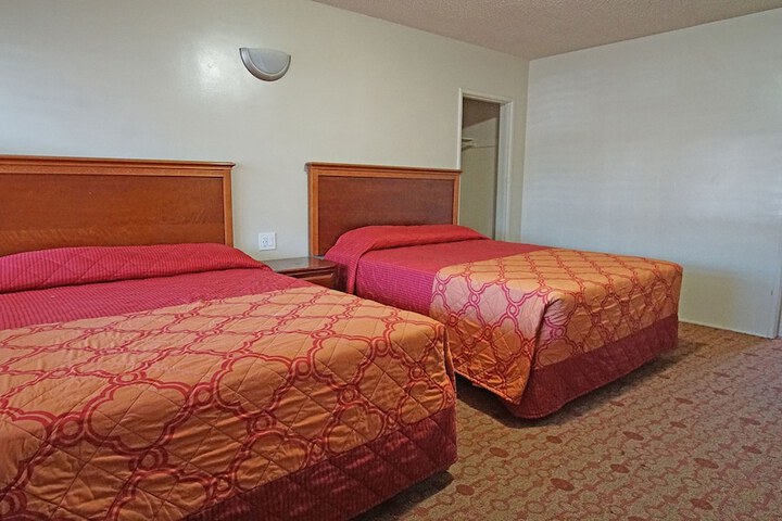 Room 9 of 29
