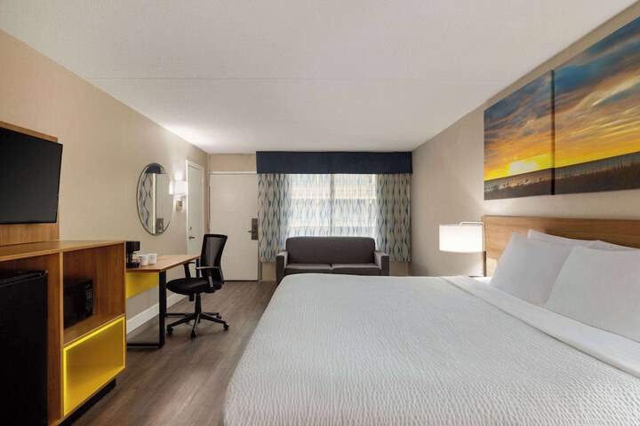 Room 17 of 31