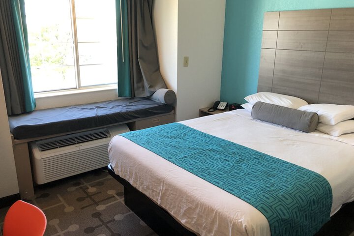 Red Lion Inn & Suites Elk Grove Village