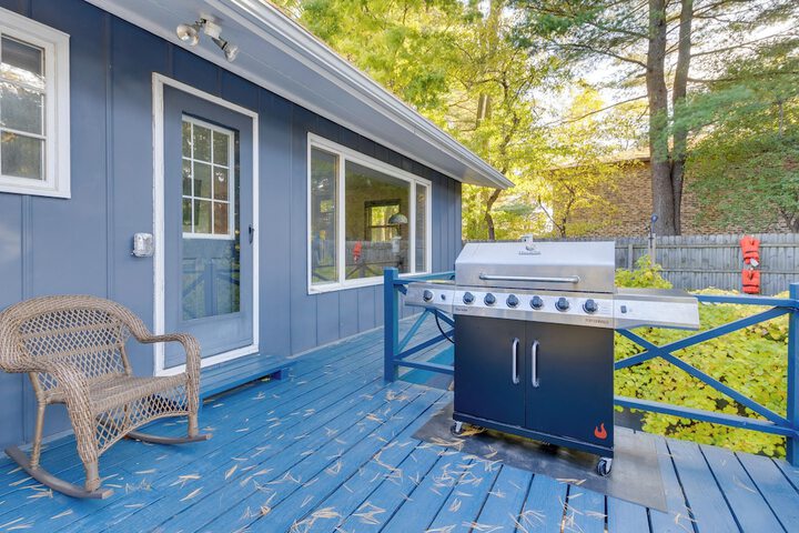 Antiquing & Fishing: Riverfront Waupaca Home!