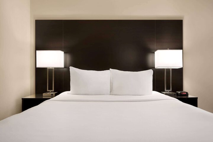 Room 21 of 39