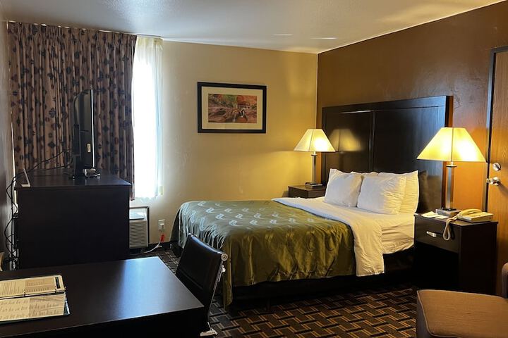 Room 27 of 41