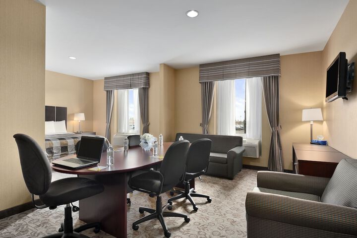 Room 4 of 13