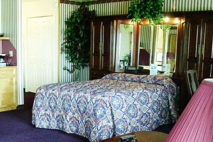 Winnie Inn Suites & RV Park
