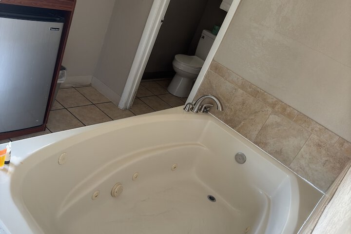 Hot Tub 38 of 39