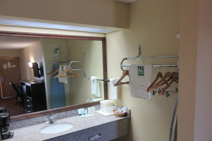 Room 21 of 39
