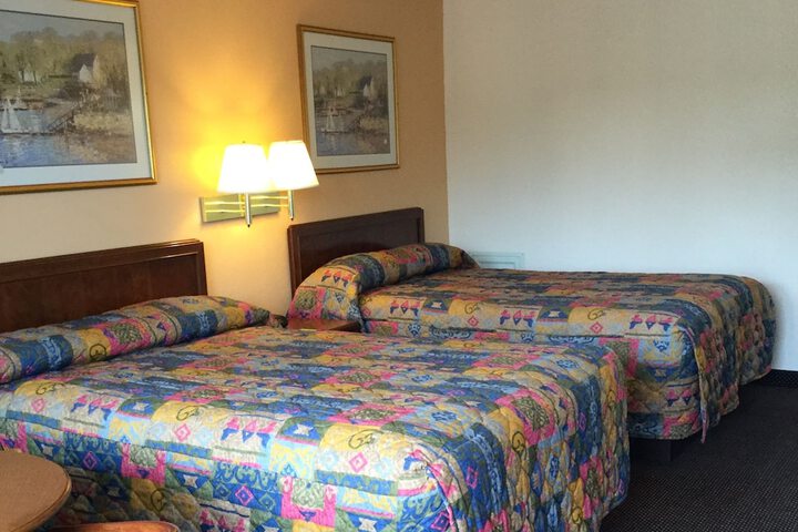 Belmont Inn & Suites