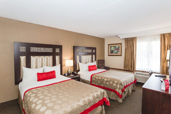 Ramada Hotel & Conference Center by Wyndham Plymouth