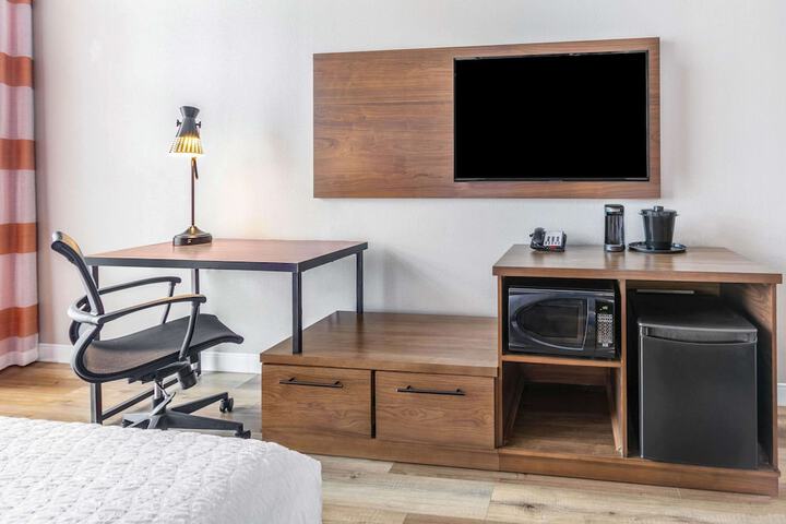 Room 16 of 55