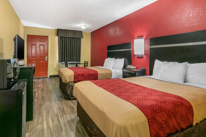 Room 13 of 27