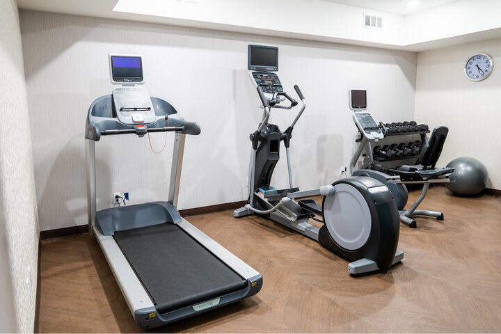 Holiday Inn Express & Suites Lake Forest by IHG