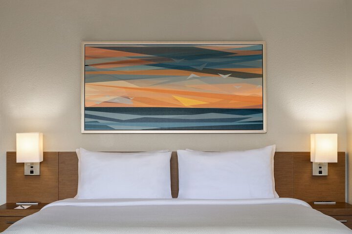 Room 25 of 38