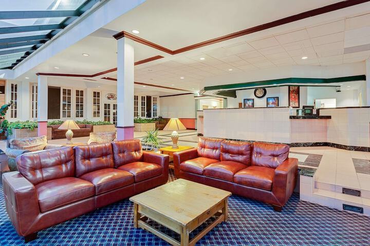 Days Inn by Wyndham Bay City