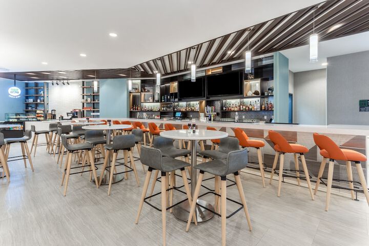 Holiday Inn & Suites Cedar Falls - Waterloo Event Center by IHG