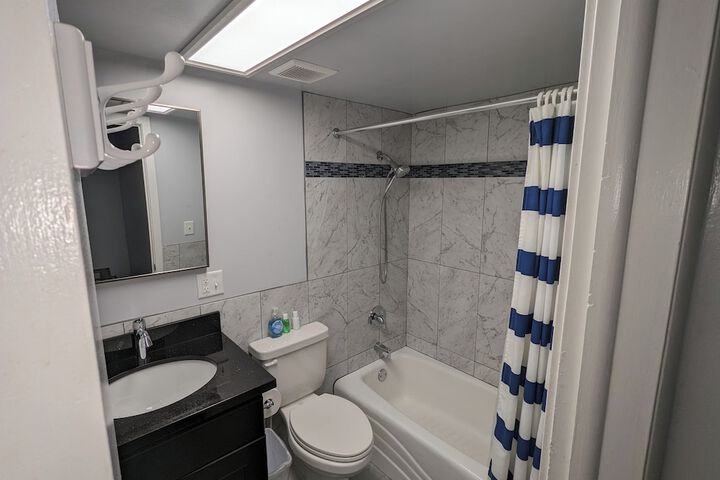 Room 10 of 26