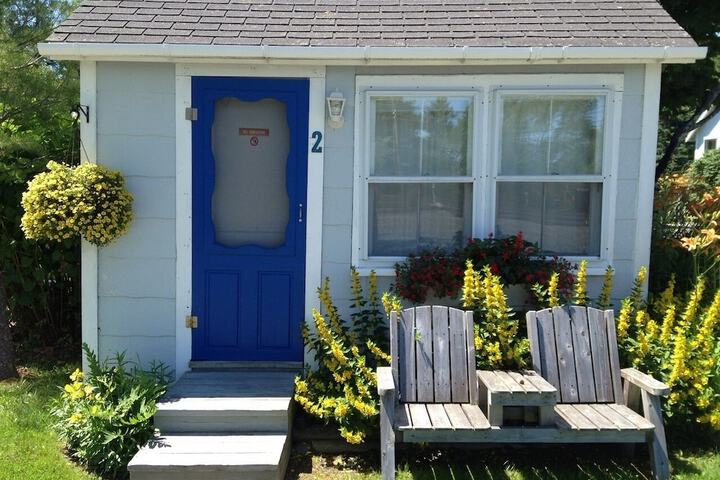 Isleview Motel and Cottages