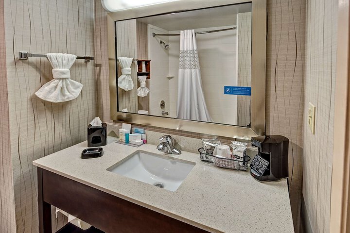 Room 10 of 26