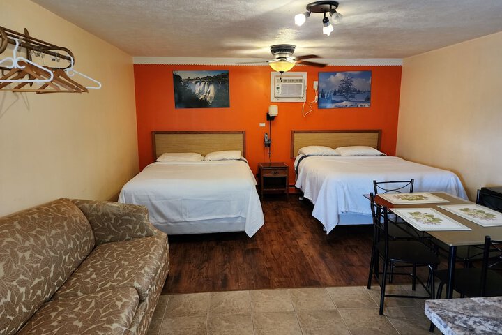 Room 43 of 85