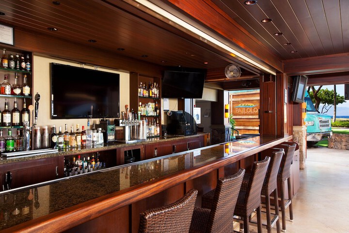 Lounge 55 of 77