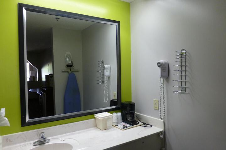 Room 30 of 35