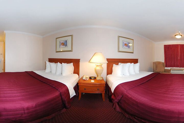 Room 25 of 47