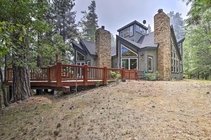 Incredible Lake Arrowhead Home w / Views & Decks!