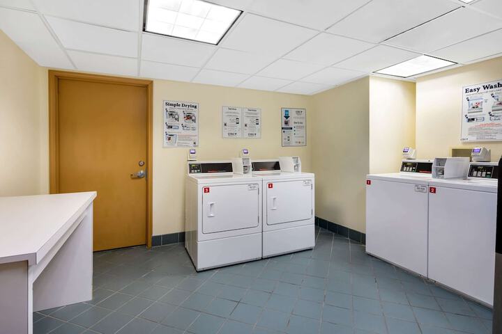 Room 12 of 32