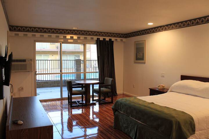 Room 14 of 19