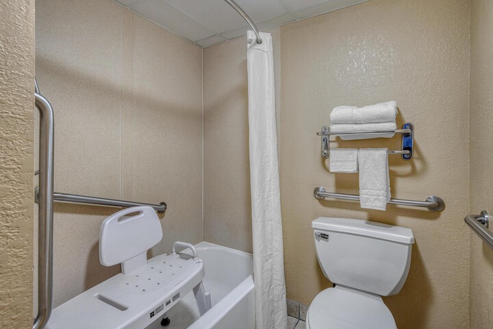 SureStay by Best Western Kansas City Country Inn North