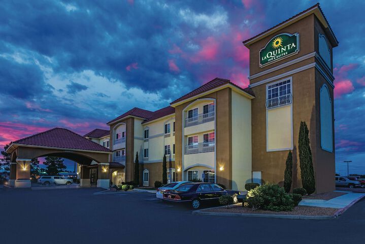 Hotel 2 of 32