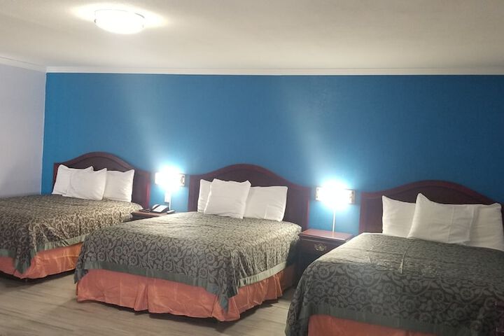 Room 9 of 20