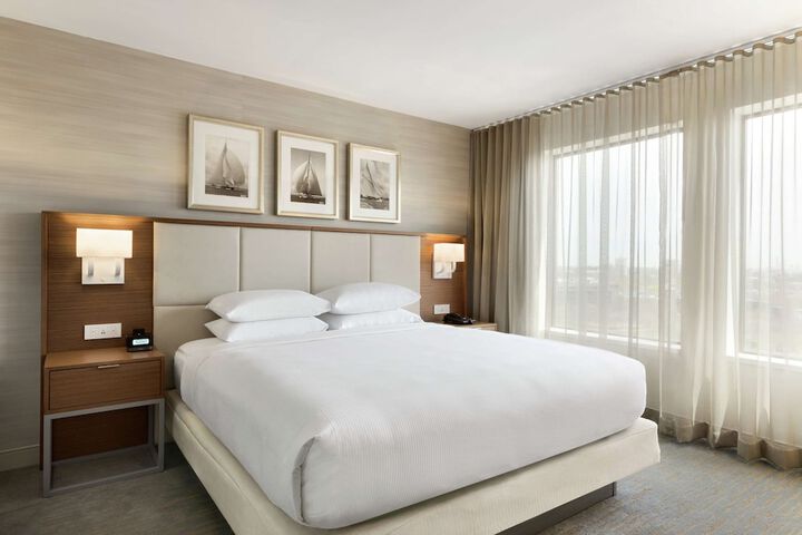 Room 35 of 62