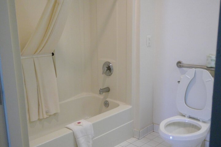 Room 17 of 23