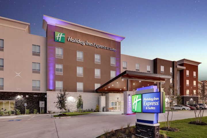 Holiday Inn Express & Suites Plano - The Colony by IHG