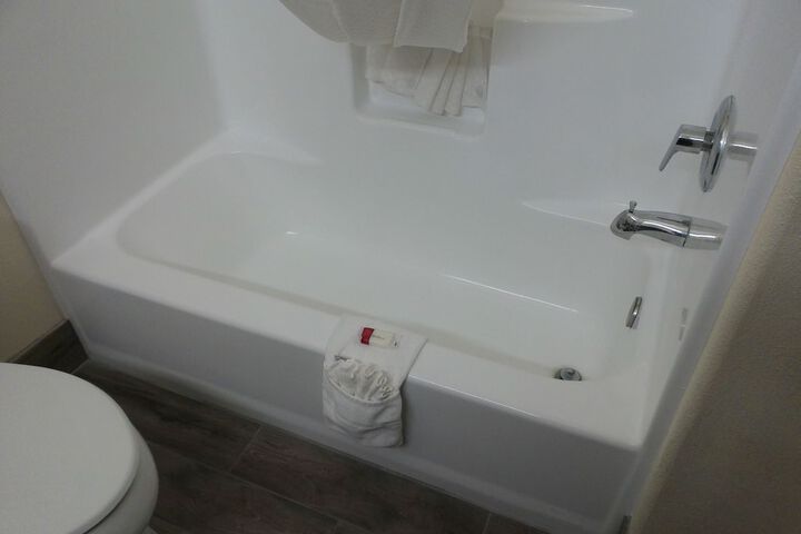 Room 80 of 143